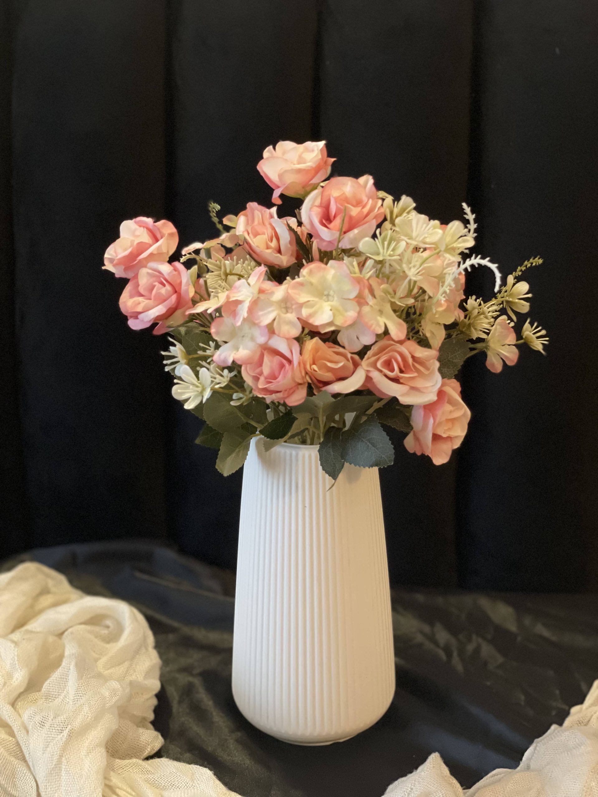 Modern Ribbed Vase (M) with 2 Blush Rose Delight Bunches